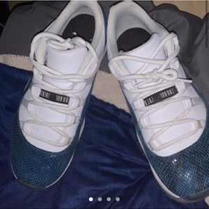 Air Jordan 11 OG Low Navy Snakeskin